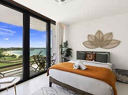 Fourteen at Mullet Bay