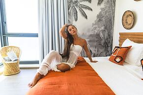 Fourteen at Mullet Bay