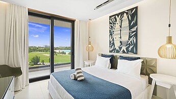 Fourteen at Mullet Bay