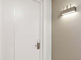 Fourteen at Mullet Bay