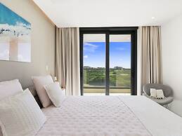 Fourteen at Mullet Bay