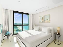 Fourteen at Mullet Bay