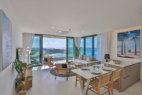 Fourteen at Mullet Bay