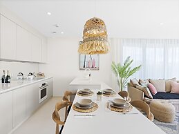 Fourteen at Mullet Bay