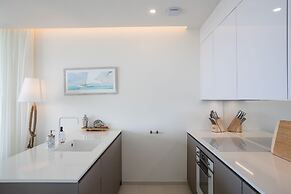 Fourteen at Mullet Bay