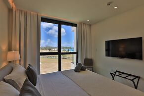 Fourteen at Mullet Bay