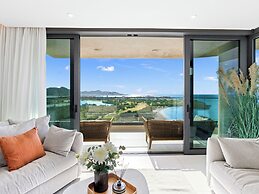 Fourteen at Mullet Bay