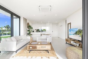 Fourteen at Mullet Bay