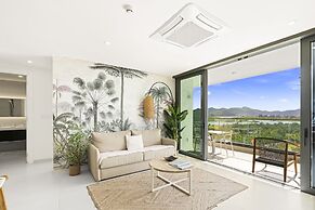 Fourteen at Mullet Bay