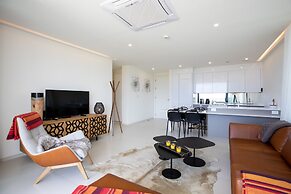 Fourteen at Mullet Bay