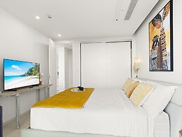 Fourteen at Mullet Bay