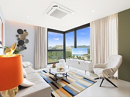 Fourteen at Mullet Bay