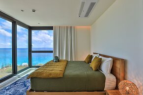 Fourteen at Mullet Bay