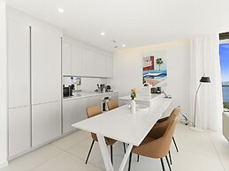 Fourteen at Mullet Bay