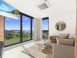 Fourteen at Mullet Bay