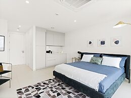 Fourteen at Mullet Bay