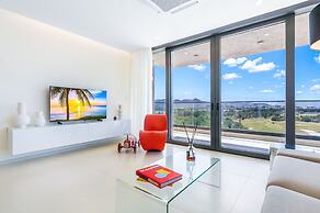 Fourteen at Mullet Bay