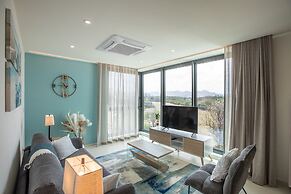 Fourteen at Mullet Bay