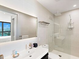 Fourteen at Mullet Bay