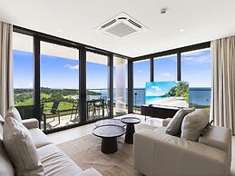 Fourteen at Mullet Bay