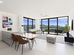 Fourteen at Mullet Bay