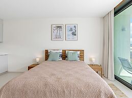 Fourteen at Mullet Bay