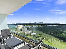 Fourteen at Mullet Bay