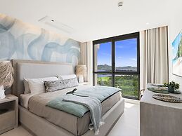 Fourteen at Mullet Bay