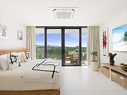 Fourteen at Mullet Bay