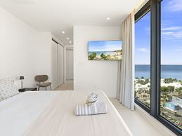 Fourteen at Mullet Bay