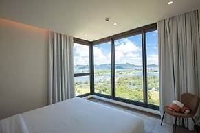 Fourteen at Mullet Bay