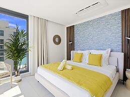 Fourteen at Mullet Bay