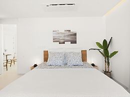 Fourteen at Mullet Bay