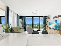 Fourteen at Mullet Bay