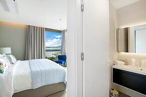 Fourteen at Mullet Bay