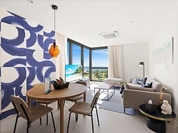 Fourteen at Mullet Bay