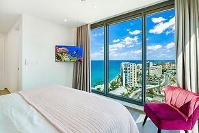 Fourteen at Mullet Bay