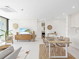 Fourteen at Mullet Bay