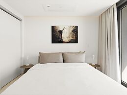 Fourteen at Mullet Bay