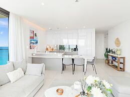 Fourteen at Mullet Bay