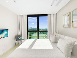 Fourteen at Mullet Bay