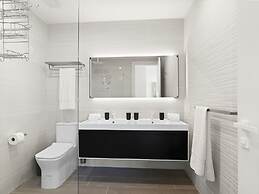 Fourteen at Mullet Bay