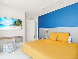 Fourteen at Mullet Bay