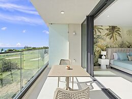 Fourteen at Mullet Bay