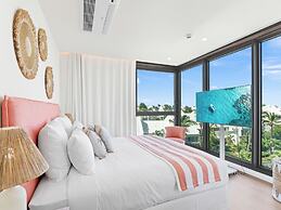 Fourteen at Mullet Bay