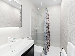 Fourteen at Mullet Bay