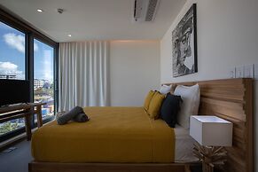 Fourteen at Mullet Bay