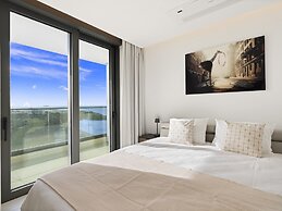 Fourteen at Mullet Bay