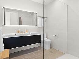 Fourteen at Mullet Bay