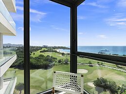 Fourteen at Mullet Bay